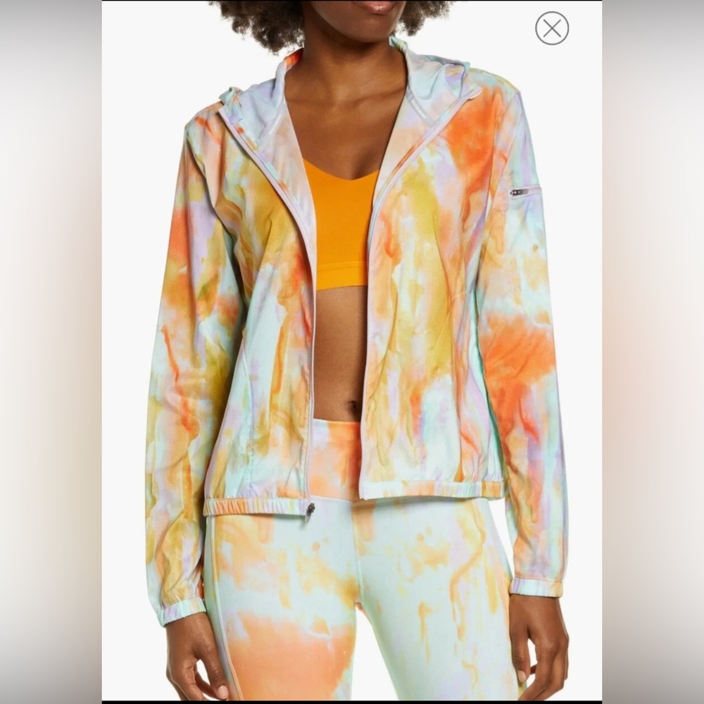 Nike Women's Lightweight Packable Full Zip Running Jacket - Picture 5 of 13